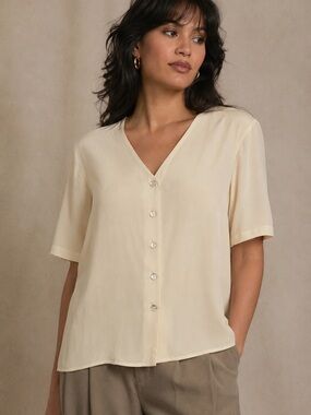 Vintage 90’s Preview Collection Cream silk oyster mother-of-pearl Button Top